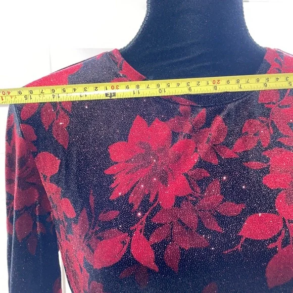 WHITE STAG Beautiful shiny maroon top - Picture 4 of 6